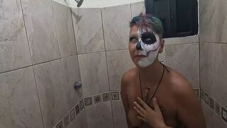 Washing off Halloween Face Paint with Pee & Cum in Mouth