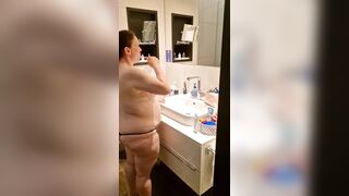Horny blowjob with cumshot in the bathroom at 6 months pregnant
