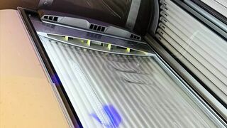 Solarium orgasm and squirt